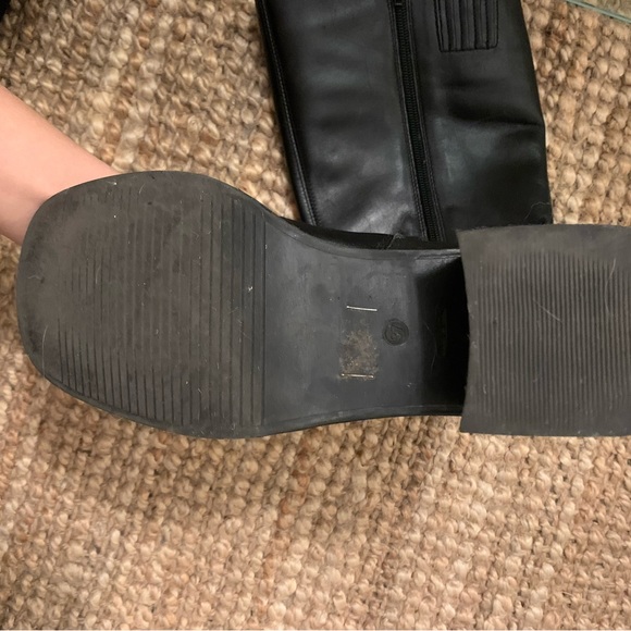 [SOLD] Italian-made genuine leather knee high boots - Picture 5 of 9